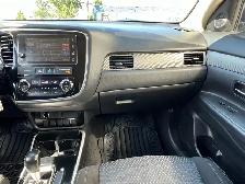 2018 Mitsubishi Outlander ES AWD 7 Passenger | Power Lock | Reve - Photo 20