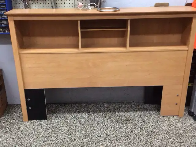 QUEEN BED