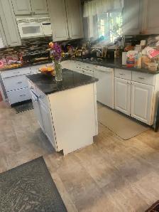 $750 Room Available in Beautiful neighborhood, OW/ODSP  WELCOME - Photo 9