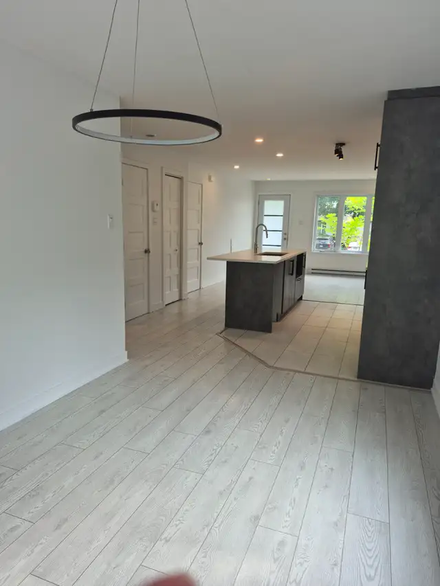 Très beau 5 ½ à louer, 1782 Ste-Hélène, Longueuil. 2050 $/mois