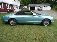 2002 Ford Thunderbird - Photo 3