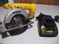 4 DeWalt Power Tools, 12 Volts - Photo 8