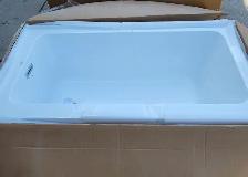 Brand New corner unit bathtub 60'x32' - Photo 2