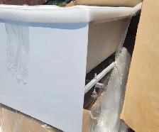 Brand New corner unit bathtub 60'x32' - Photo 3