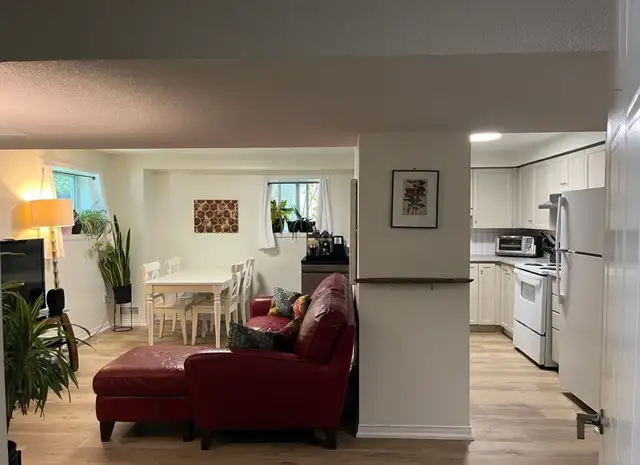 newly renovated 2 bedroom lower level apartment 268 suffolksept1