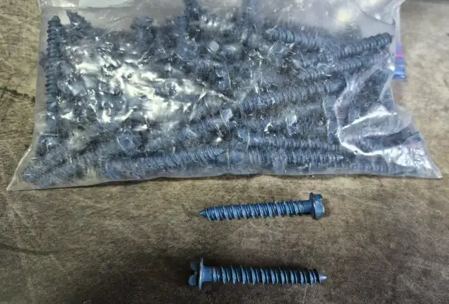 106× TAPCON-STYLE CONCRETE SCREWS – 1/4' × 1-3/4' HEX HEAD – NEW