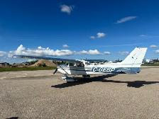 Cessna 172M Skyhawk II Plane - Photo 2
