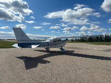 Cessna 172M Skyhawk II Plane - Photo 3