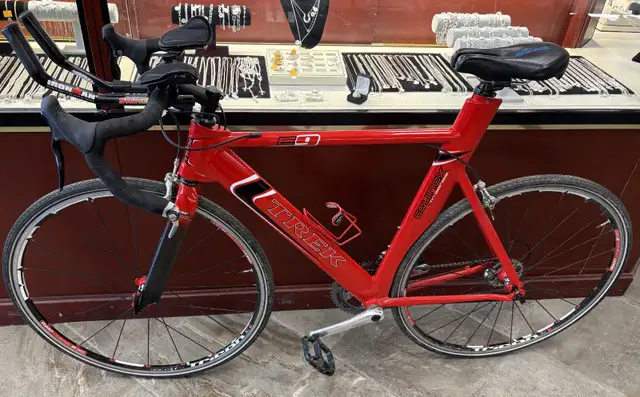2007 TREK Equinox e9 Road Bike MINT CONDITION