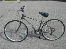 SMALL LADIES HYBRID LIGHT 700C GIANT CYPRESS 21 SPD ROAD RACER! - Photo 3