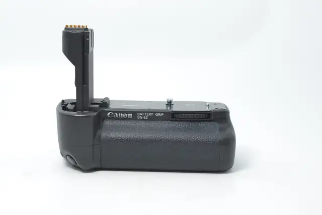 Canon BG-E2 Battery Grip ID 3115