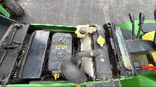 JOHN DEERE 445 RIDING LAWN MOWER - Photo 5