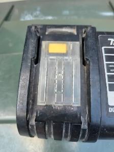 Makita DS18SD 7.2V - 18V Battery Charger - Photo 5