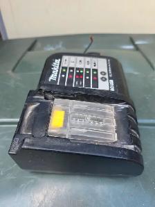Makita DS18SD 7.2V - 18V Battery Charger - Photo 8