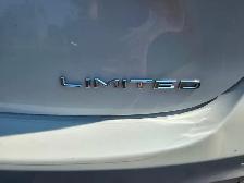 2018 TOYOTA AVALON LIMITED ONE OWNER GARAGE KEPT SPOTLESS - Photo 2