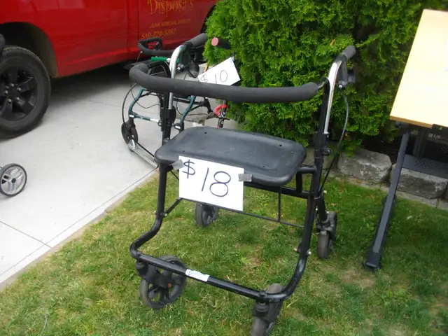LARGE FOLDING WALKER