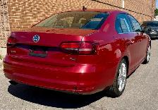 2017 Volkswagen Jetta TSIHighline, loaded with premium features! - Photo 5