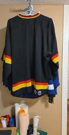 Vancouver Canucks Hockey jersey - Photo 3