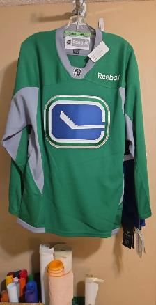 Vancouver Canucks Hockey jersey - Photo 8