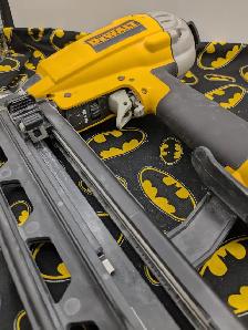Dewalt D51257 Air Finsihing Nailer (#18350) - Photo 3