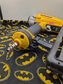Dewalt D51257 Air Finsihing Nailer (#18350) - Photo 4