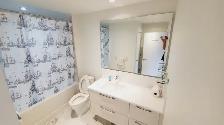 Spacious modern 1 bedroom /Den Suite across from Langara station - Photo 2