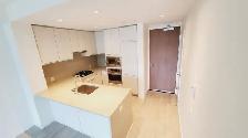 Spacious modern 1 bedroom /Den Suite across from Langara station - Photo 4
