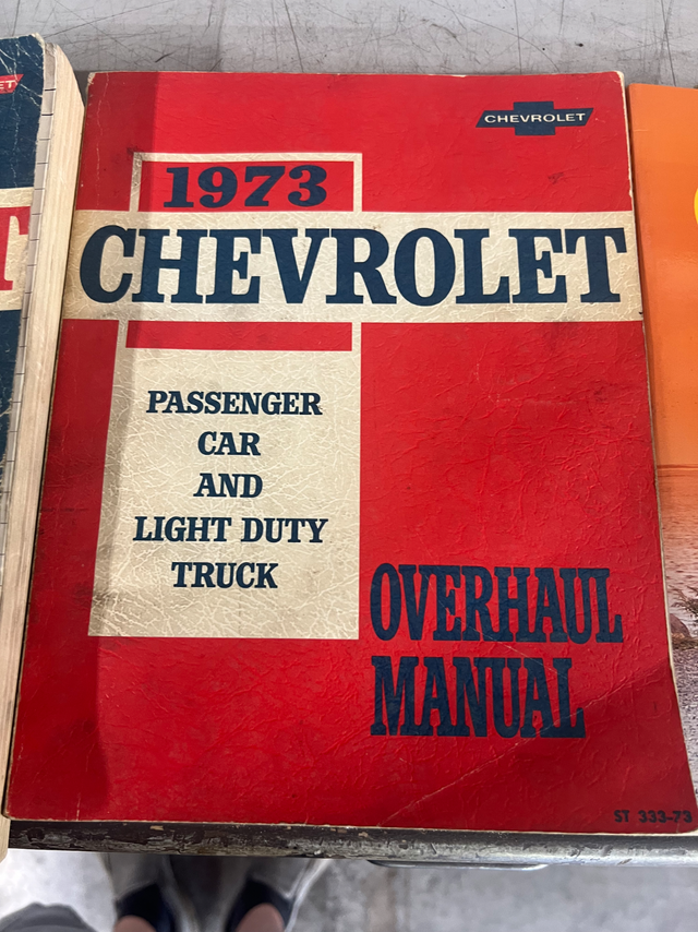 3 Chevrolets (corvette) Manuel’s