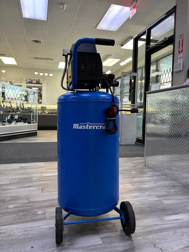 Mastercraft 26 Gallon 135 psi air compressor