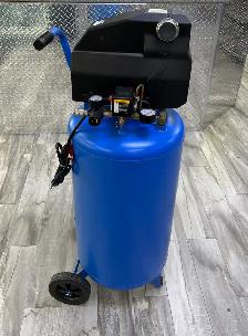 Mastercraft 26 Gallon 135 psi air compressor - Photo 4