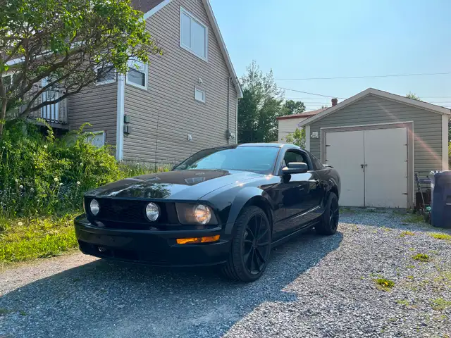 Mustang GT Black 2005 in time for the nice weather!