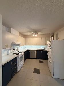 Condo rénové 1040 pi² | Stationnement intérieur gratuit (1 an) - Photo 5