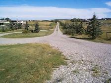 Acreage with Beautiful house  Camden Lane Cochrane for rent - Photo 2