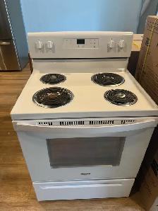 Whirlpool "30" White Freestanding Electric/Coil Top Range - Photo 2