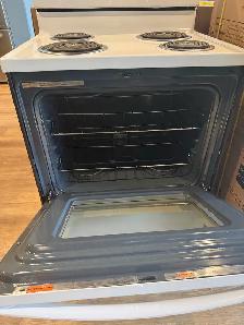 Whirlpool "30" White Freestanding Electric/Coil Top Range - Photo 4