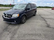 2017 Dodge Caravan SXT LOADED ONLY 180KM