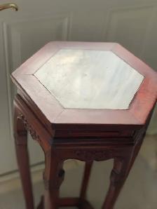 Decorative tall table/stand - Photo 2