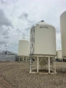 Fertilizer bin