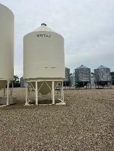 Fertilizer bin - Photo 2