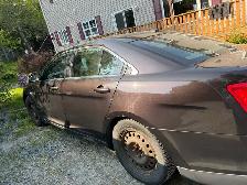 2014 Ford Taurus 3500 - Photo 2
