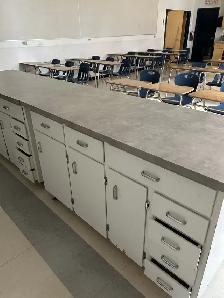 Heavy Duty Rolling Workbenches - Photo 4