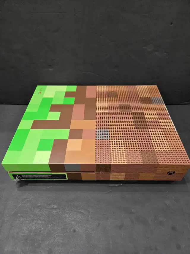 XBOX ONE S MINECRAFT SPECAIL EDITION