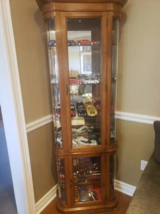 Glass hutch