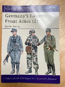 MEN-AT-ARMS and WARRIOR Books - Photo 5