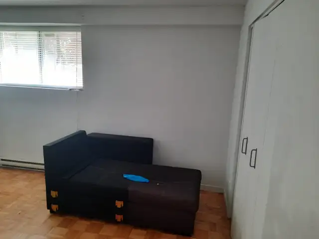 Demi sous-sol a louer 1300$ par mois Ahuntsic