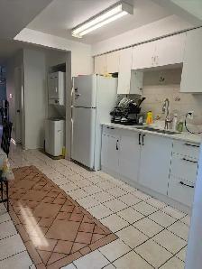single room with washroom for rent - Photo 4