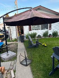 11 ft UMBRELLA CRANKED WITH STAND