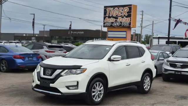2017 Nissan Rogue SV, AWD, ONLY 36,000KMS, LOADED, LOW KMS, CERT