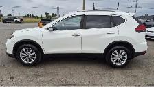 2017 Nissan Rogue SV, AWD, ONLY 36,000KMS, LOADED, LOW KMS, CERT - Photo 2