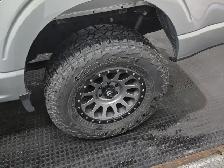 2023 Ford F-150 LARIAT | V8 | BIG TIRES AND RIMS | CLEAN CARFAX - Photo 8